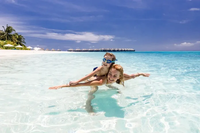 Kultur oder Küste? Nutzen Sie Reisezeit-Guides für Japan und die Malediven